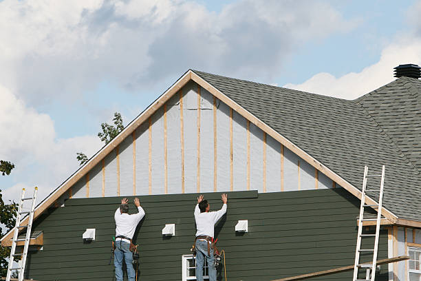 Professional Vinyl Siding technician working in Mount Gilead, NC